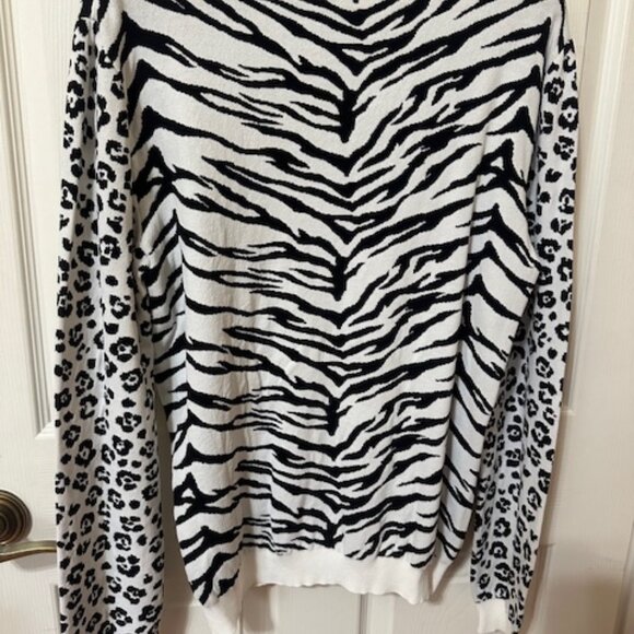 Moschino Cheap and Chic animal print sweater, Italian size 48, US 12, NWT - Picture 4 of 4